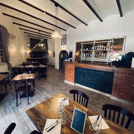 Hotel Restaurant Le Saint Gillois Экстерьер фото