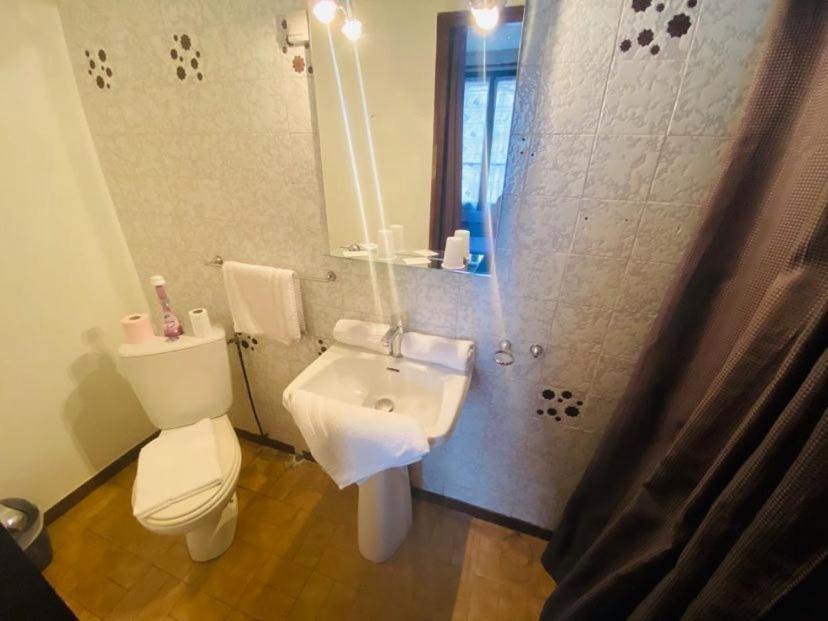 Hotel Restaurant Le Saint Gillois Экстерьер фото