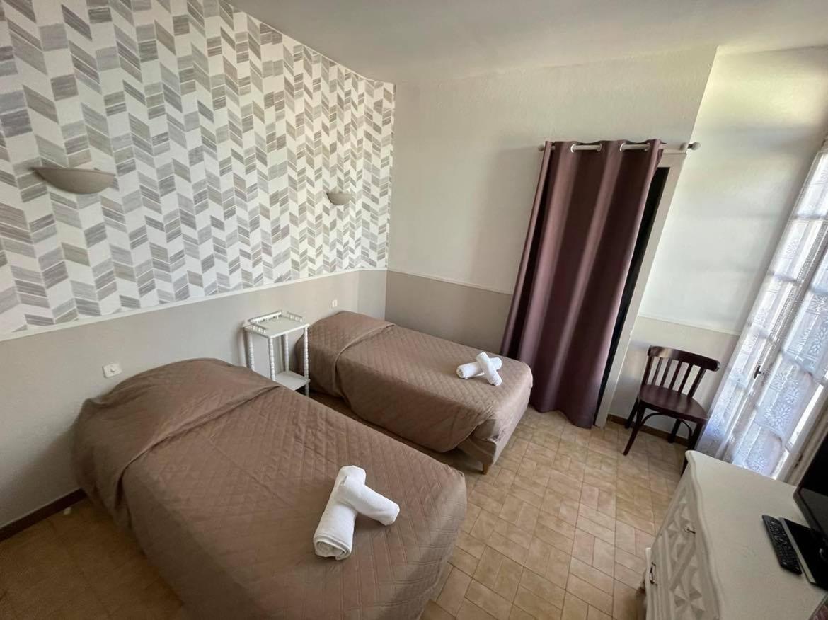 Hotel Restaurant Le Saint Gillois Экстерьер фото