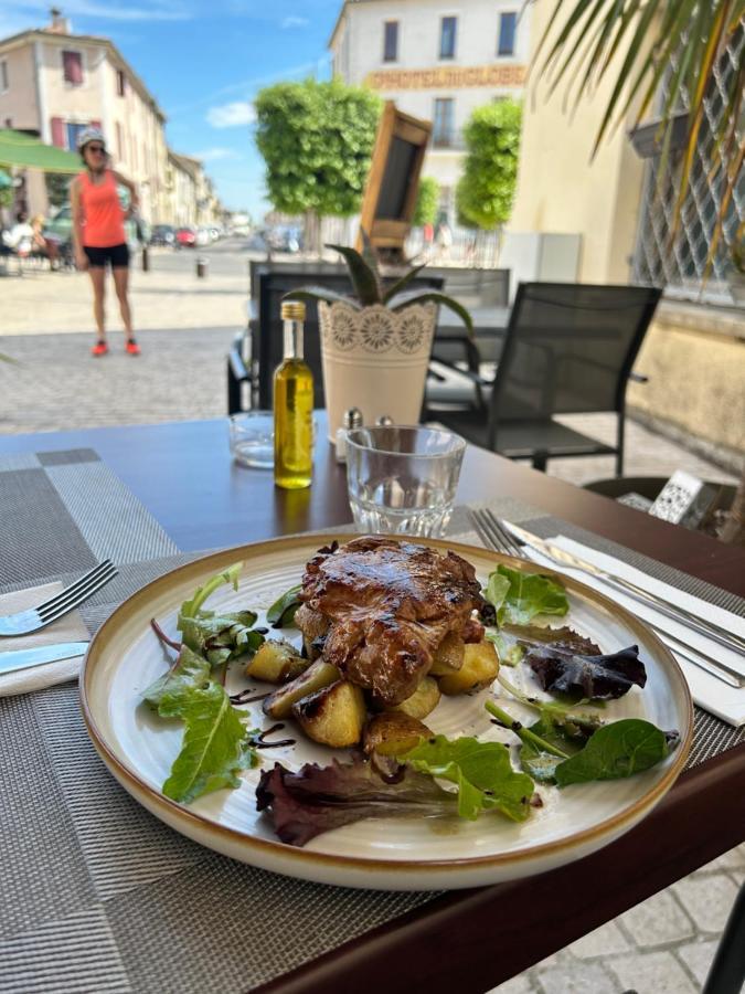 Hotel Restaurant Le Saint Gillois Экстерьер фото